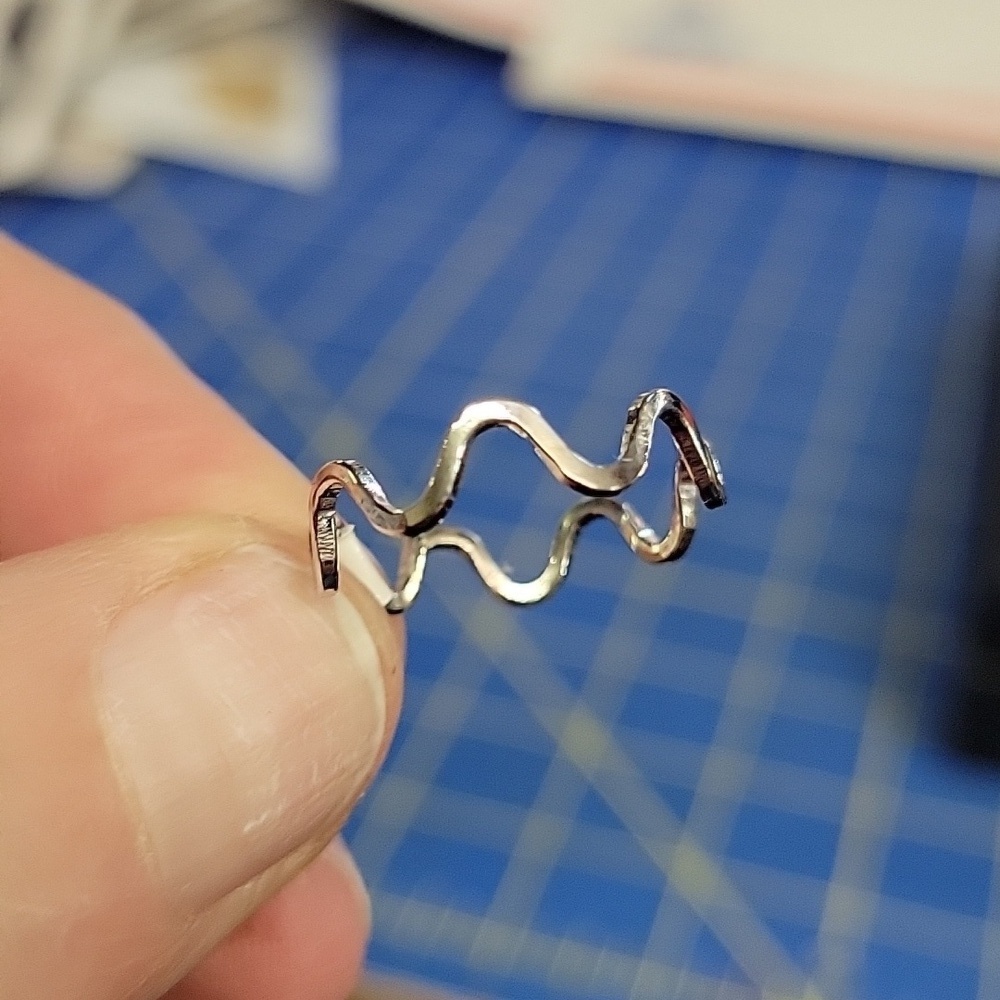 Wavey Silver Tone Ring Size 7